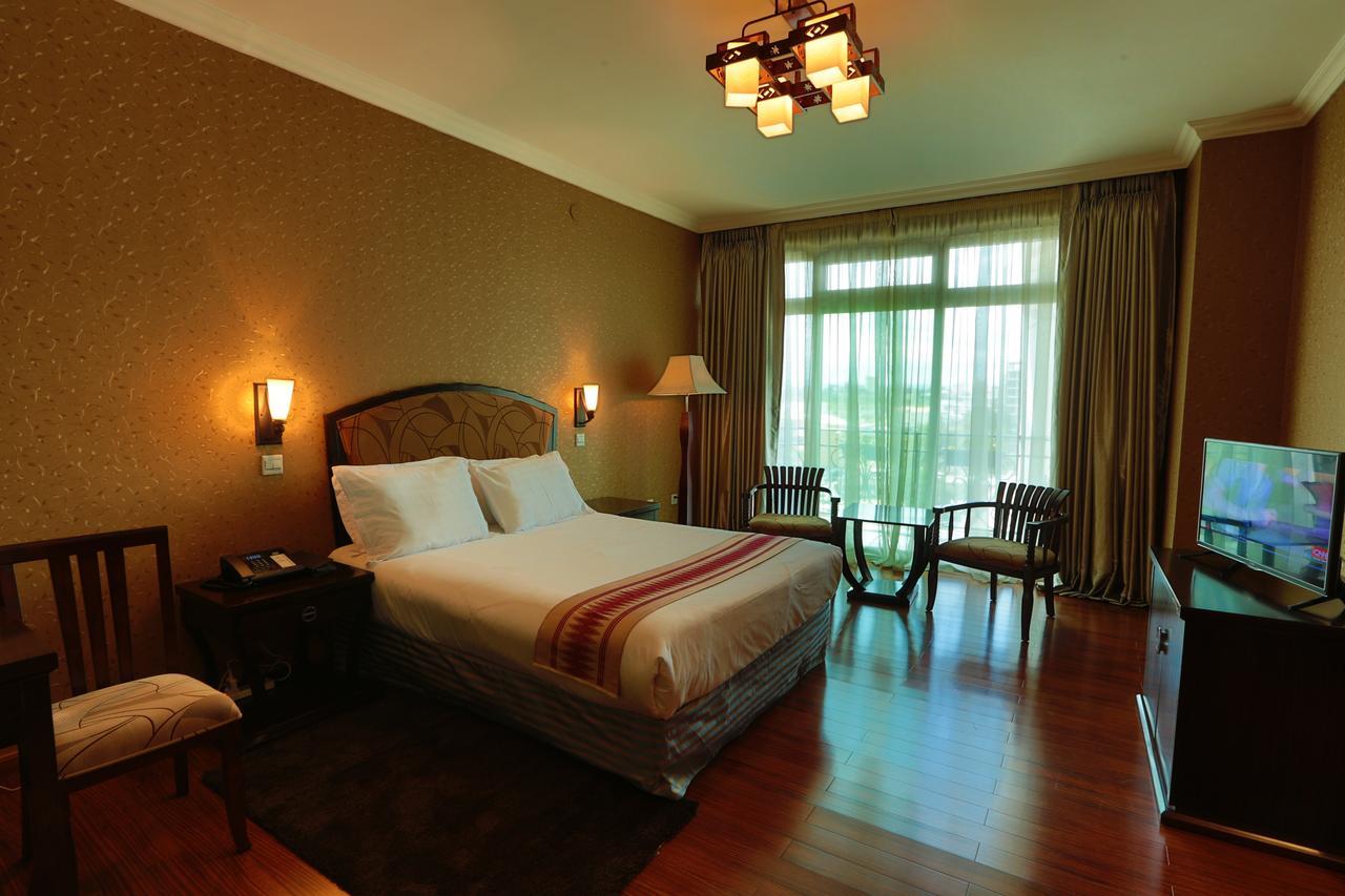 Abyssinia Renaissance Hotel Addis Abeba Esterno foto