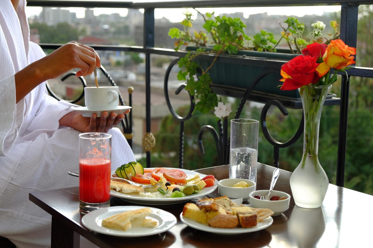 Abyssinia Renaissance Hotel Addis Abeba Esterno foto