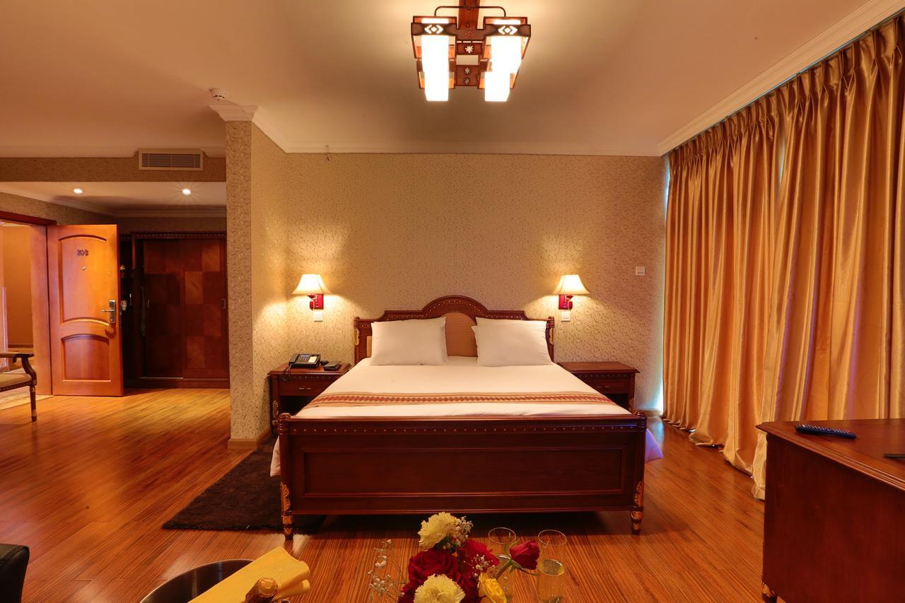 Abyssinia Renaissance Hotel Addis Abeba Esterno foto