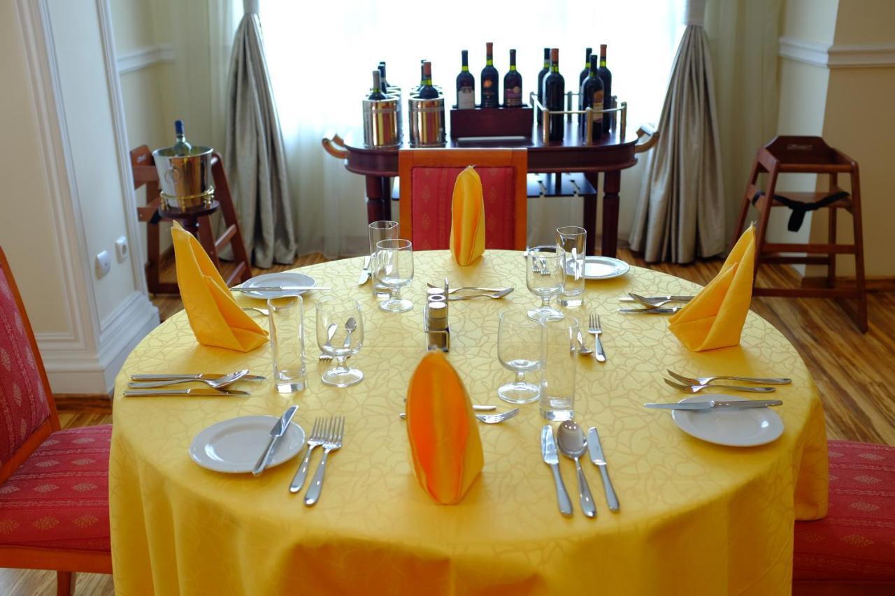Abyssinia Renaissance Hotel Addis Abeba Esterno foto